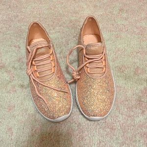NWT peachy pink glitter bomb sneakers